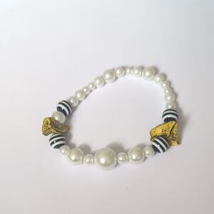 Chic Pearl and Yellow Accent‎ Bracelet